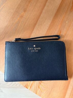 Kate Spade Staci Medium L-Zip Wristlet/Clutch (Black)